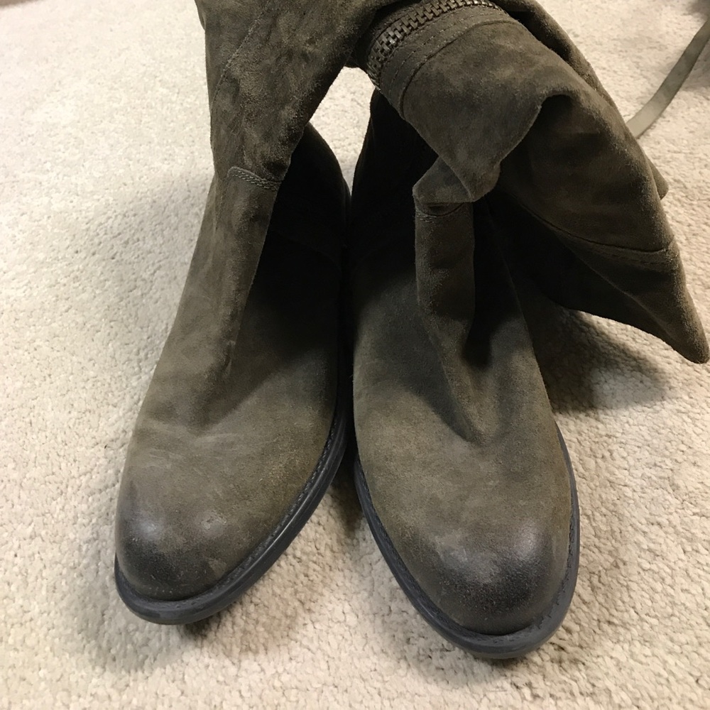 Boots - Picture 2 of 4